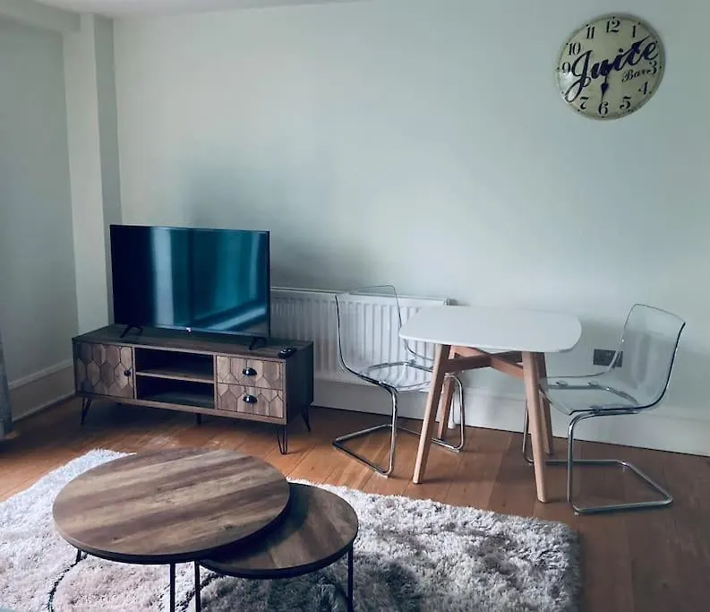 Ormeau Road Stylish Double Bedroom Luxury Apartment Belfast